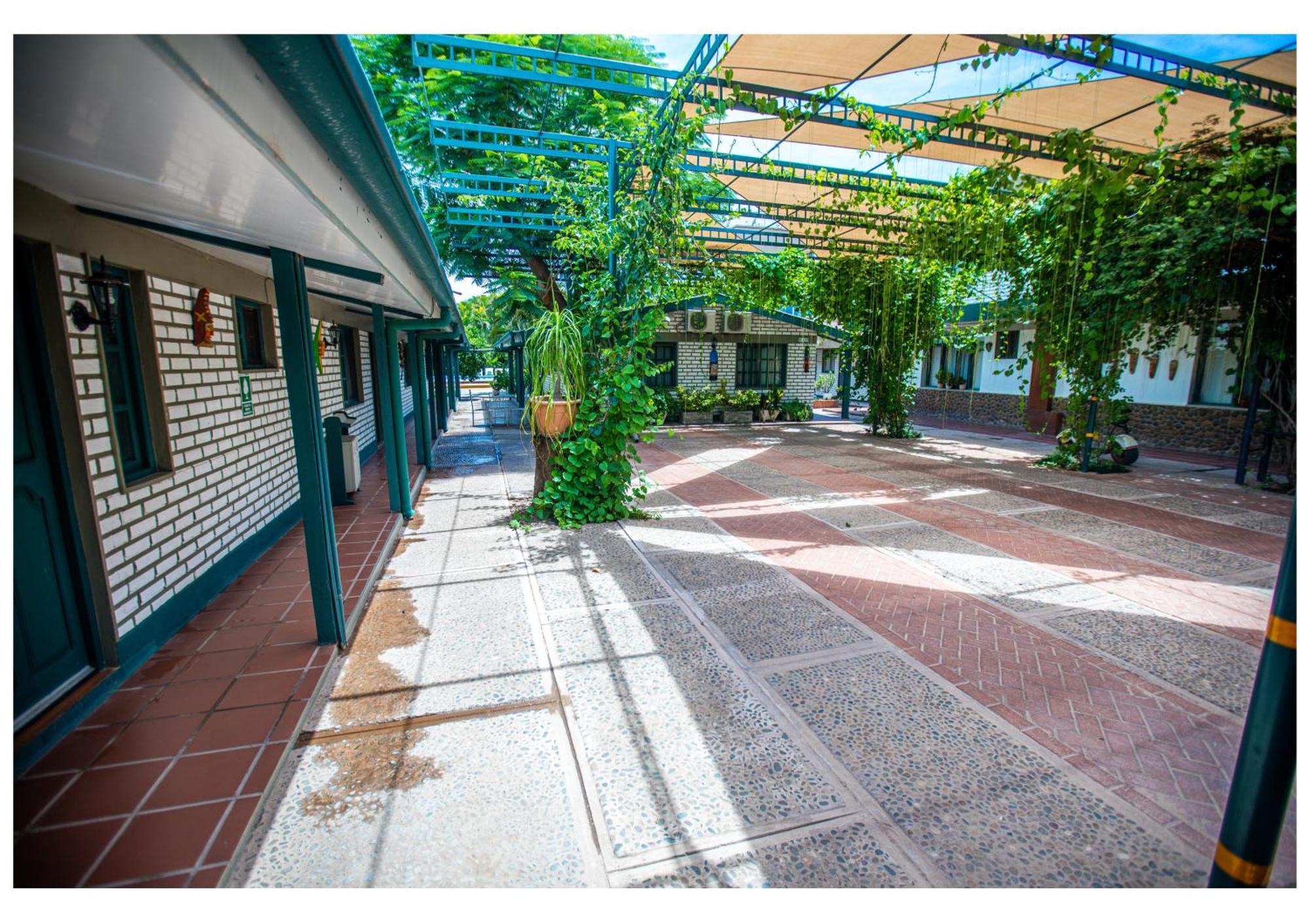 Hotel Boutique El Rancho Olivo Villamontes Exteriör bild